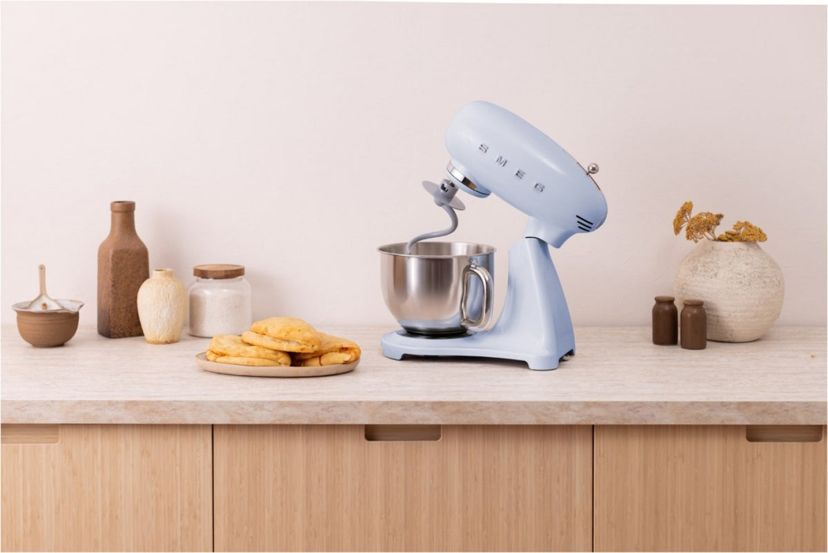 Smeg SMF05PBEU Küchenmaschine 4,8 l pastellblau