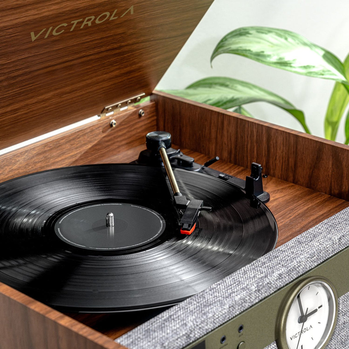 Victrola Century Signature Braun